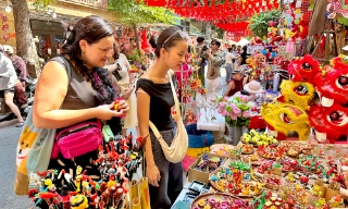Giữ hồn Trung thu qua sắc màu tò he